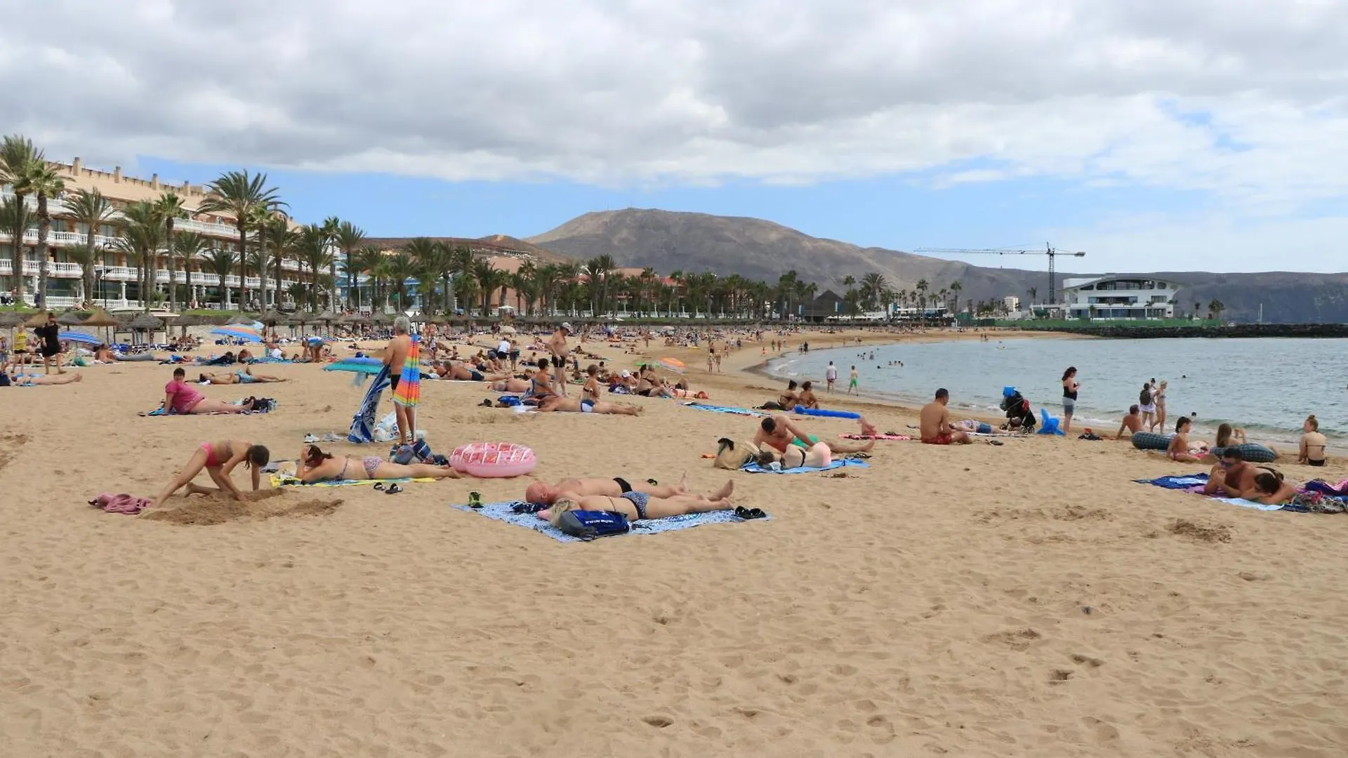 Playa Arena Apartment Araya  Spain